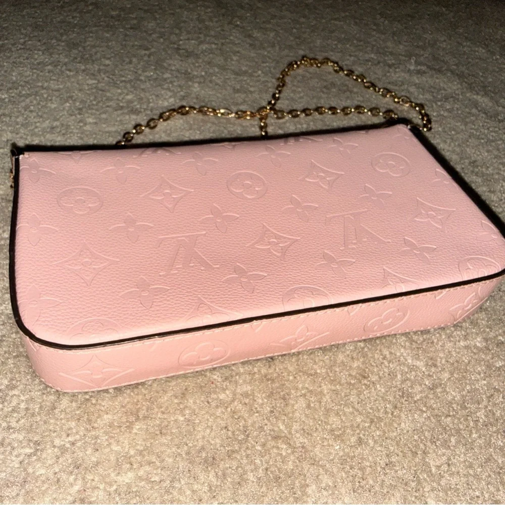 Pink Crossbody Bag with Gold Chain - Picture 4 of 7